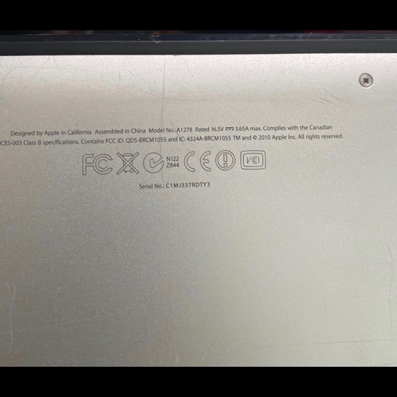 MacBook Pro “13 - Picture 3 of 3